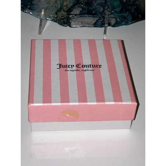 Juicy Couture Gold Heart Bangle Bracelet NEW - Picture 5 of 5
